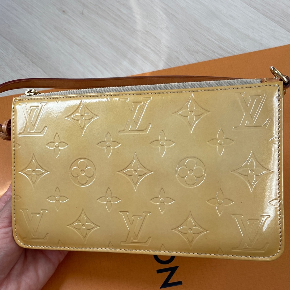 Louis Vuitton Lexington - Picture 15 of 16